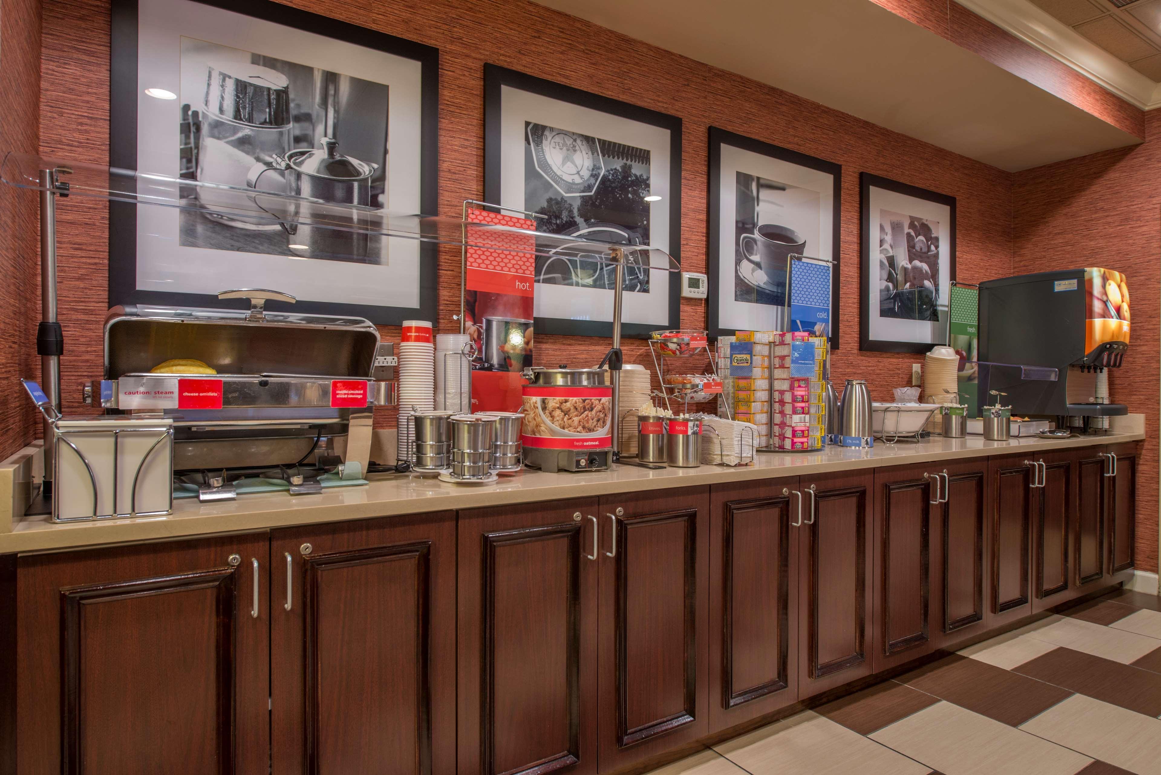 Hampton Inn Atlanta-Peachtree Corners/נורקרוס מראה חיצוני תמונה