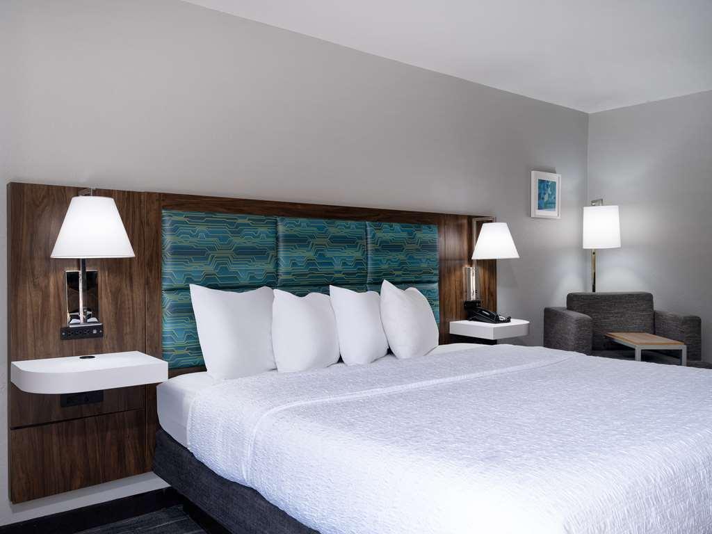 Hampton Inn Atlanta-Peachtree Corners/נורקרוס חדר תמונה